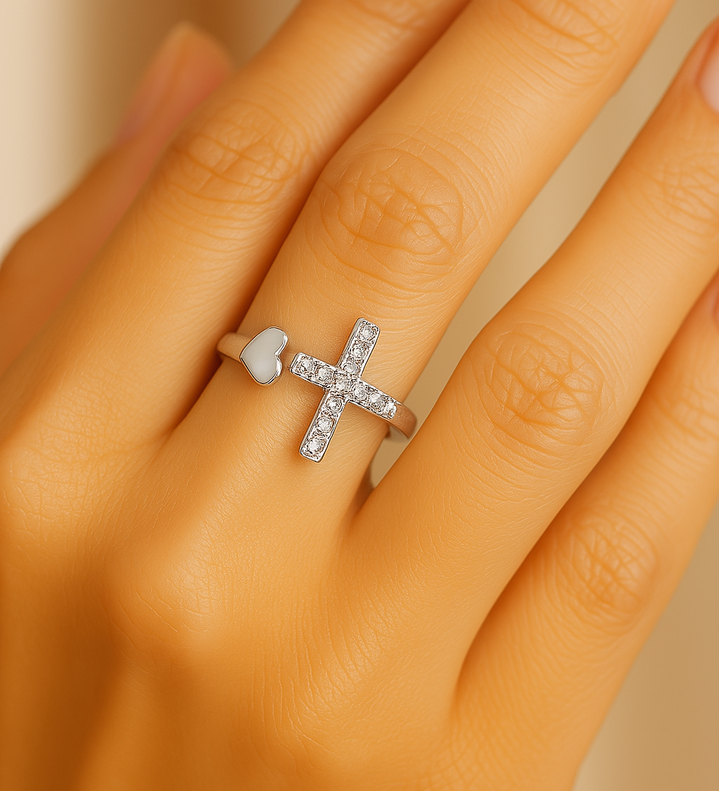 Vintage Love Cross Ring i Sølv Justerbar