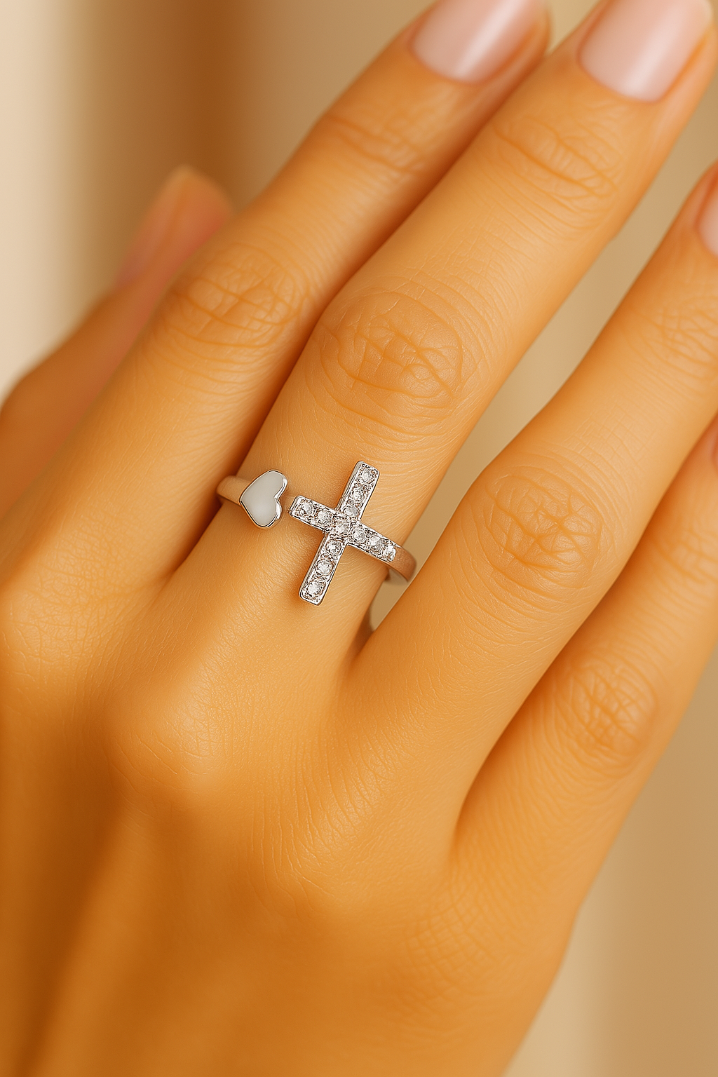Vintage Love Cross Ring i Sølv Justerbar