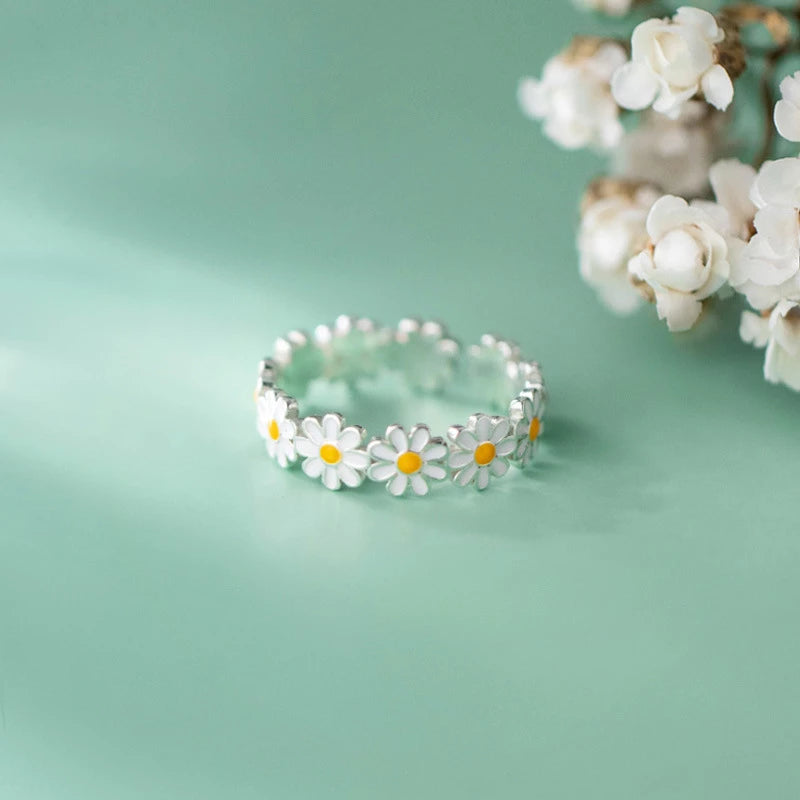 Sølv ring i form af en marguerit
