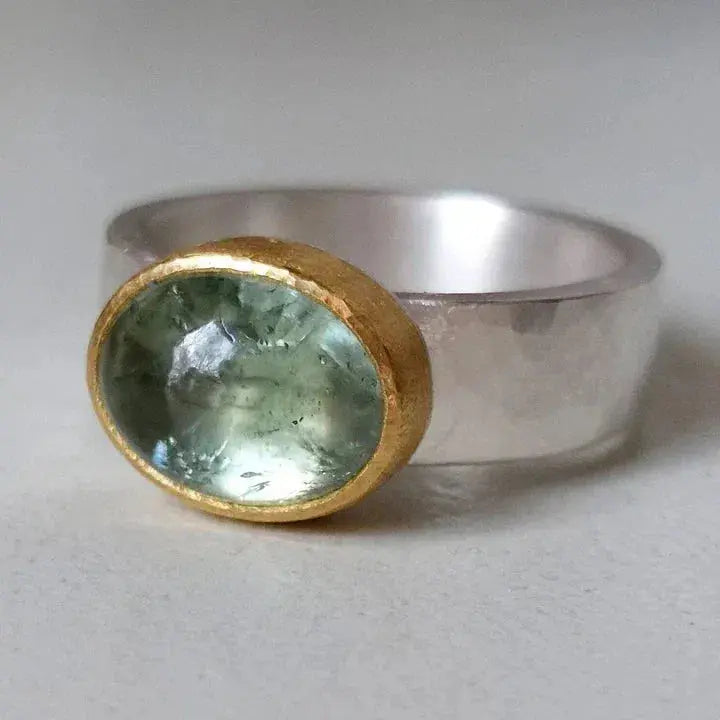 Grøn vintage ring med rund sten