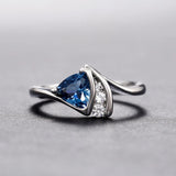 Vintage Sølv Ring med Blå Trekantet Sten