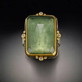 Vintage ring i grønt glas og guld