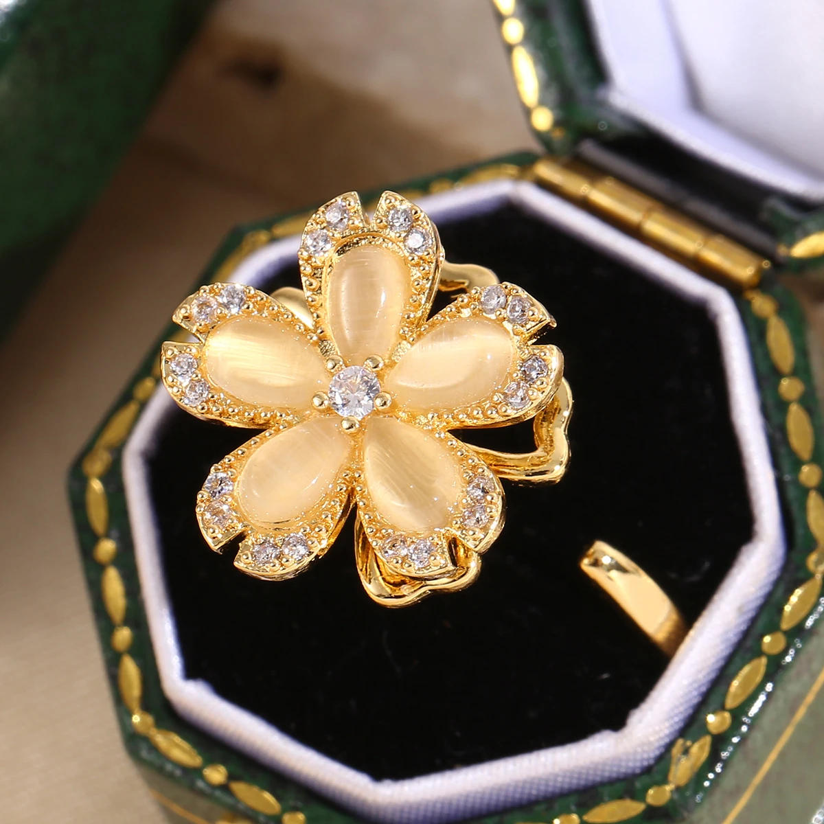 Ring med Guld Marguerite
