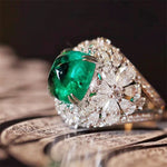 Vintage Blomster Ring med Grøn Sten og Diamanter