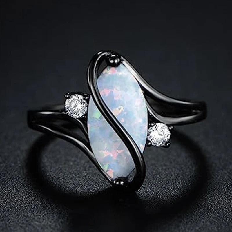 Vintage Ring Sort og Opal Snoet