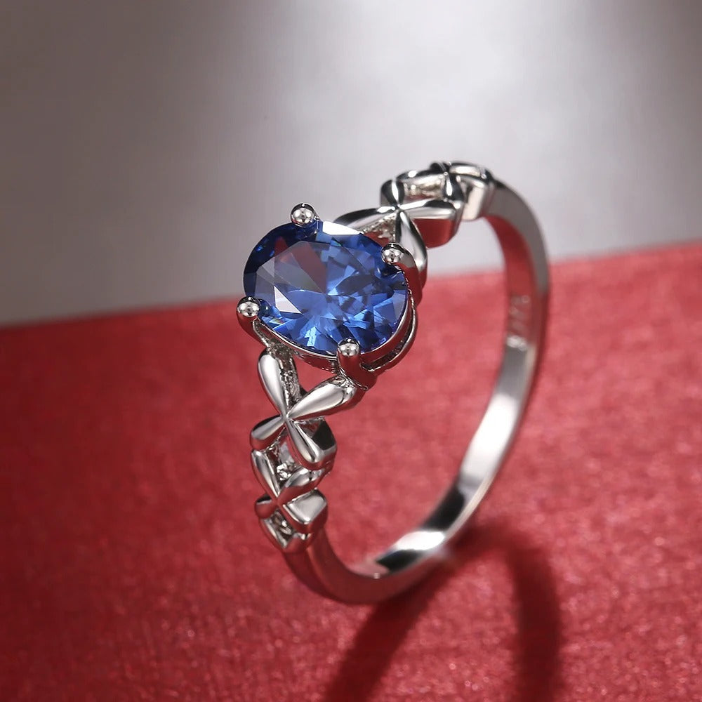 Vintage Sølv Ring med Blå Krystal