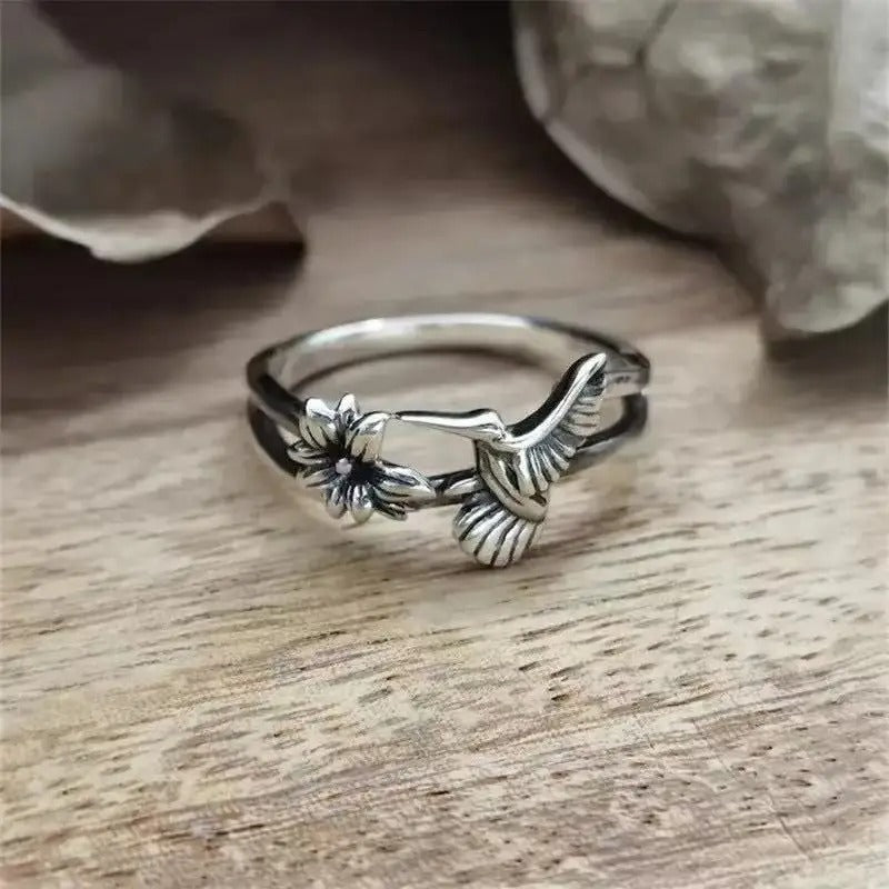 Vintage Sølv Ring med Blomst og Kolibri